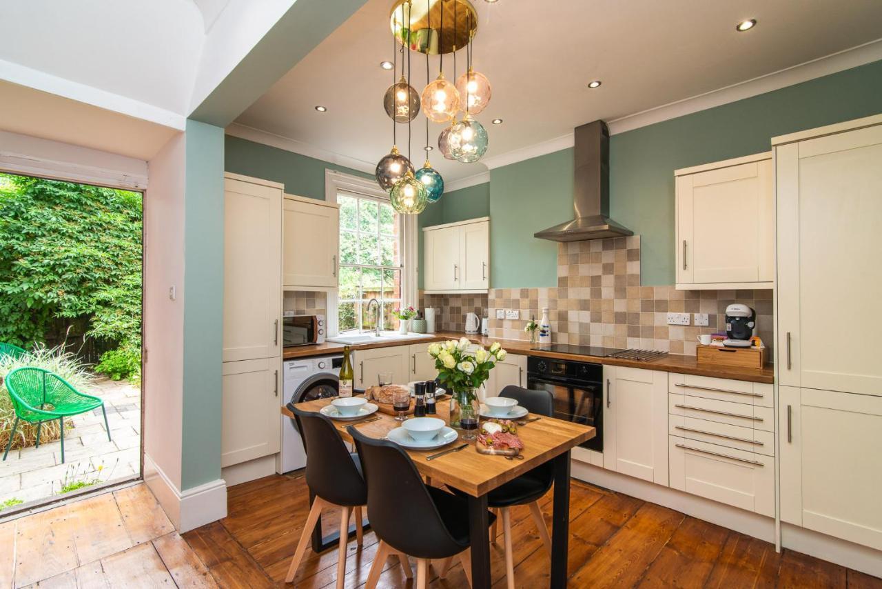 Railway With Garden & Parking In Heart Holiday home *